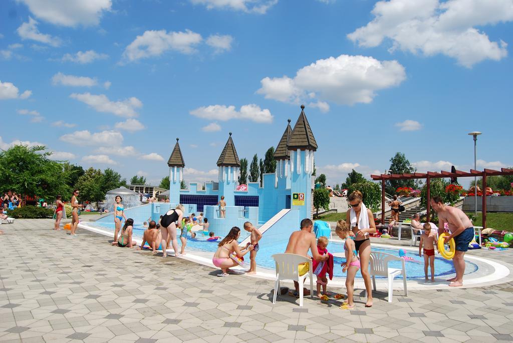 Termal Kemping Apartmanok ทิสเซาอีแวรอช ภายนอก รูปภาพ